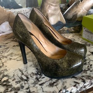 Shoes donate this item